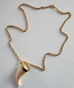 🌟 5 for $15 🌟 Faux ivory horn necklace - gold